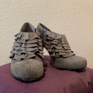 Madden Girl Raleigh Taupe Fab Size 7